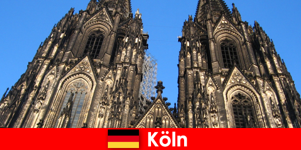 Német családi nyaralók gyerekekkel szeretnek utazni a város Köln
