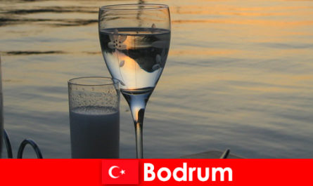 Törökországban Bodrum diszkó klubok és bárok a fiatal turisták