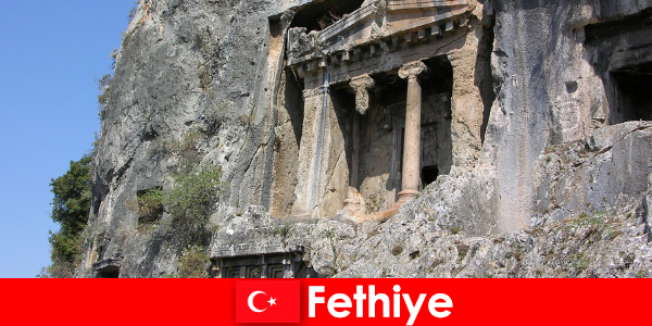 Fethiye egy ősi város a tenger mellett, sok műemlékkel