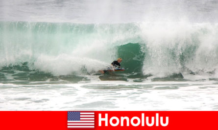 Sziget paradicsoma Honolulu kínál tökéletes hullámok hobbi ists és profi szörfösök