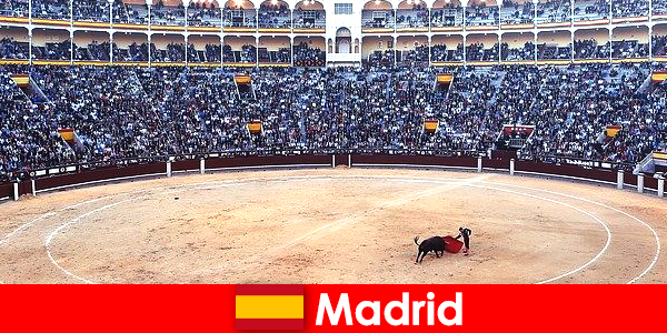 Hagyományos fesztiválok Madrid meghökkent minden idegen