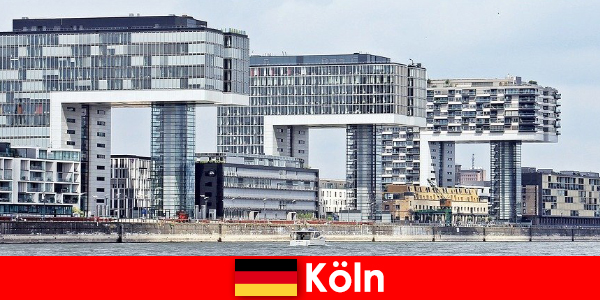 Lenyűgöző sokemeletes épületek Kölnben meghökkent idegenek