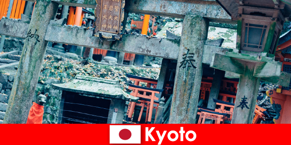 A háború előtti időszak kiotói japán építészetét mindig csodálják a külföldiek