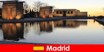 Népszerű úti cél a kirándulások Madrid Spanyolország az európai diákok