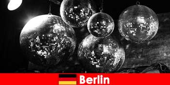 Escort Berlin Németország A nyaralók szeretik a profi call lányokat