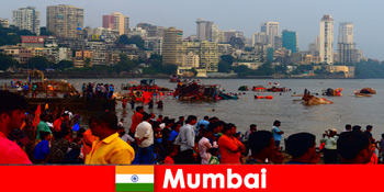 A modernitás és a hagyomány lenyűgözi az idegeneket Mumbai egész Indiából