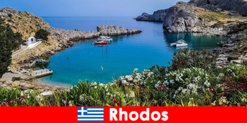 Hátizsákosok kap közelről és személyes a természet Rodosz Görögország