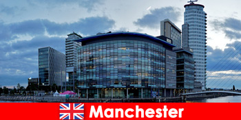 Nyugodt egyéni utazás külföldiek számára a színes Manchester Angliába