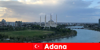 A helyi vezetett túrák Adana Törökországban nagyon népszerűek az idegenek körében