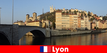 Fedezze fel a népszerű helyeket és a klasszikus konyhát Lyonban Franciaországban