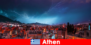 Ünneplés Athénban Görögországban a fiatal vendégek számára