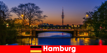 A németországi Hamburg a csatornák városába invitálja a turistákat